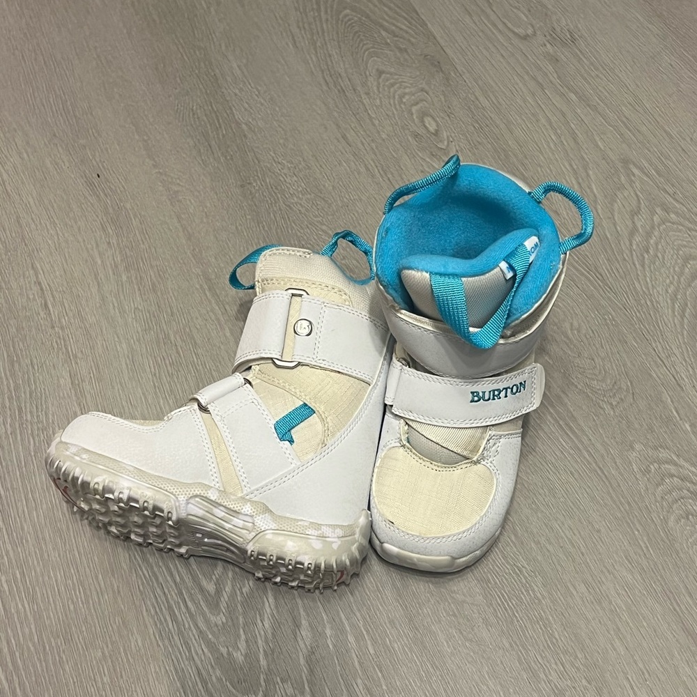 Burton toddler Snowboard Boots - White and Blue